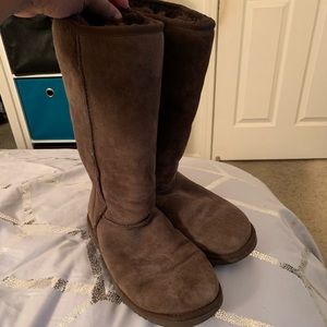 UGG Classic Mid-Calf Boots size 6